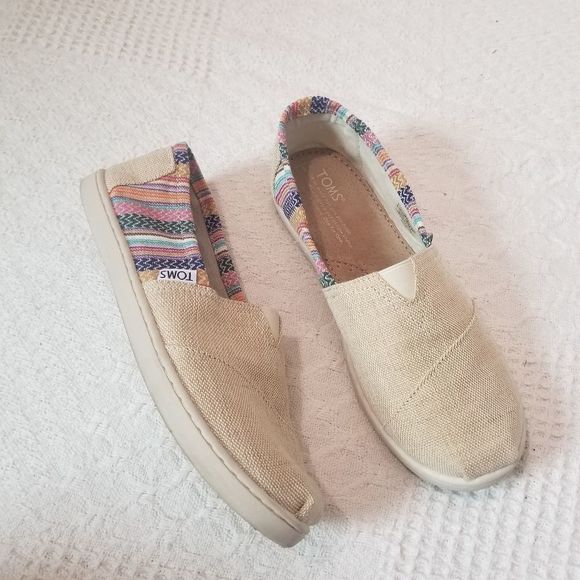 Toms Tan and Southwestern Print Shoes size 5Y - Picture 1 of 6